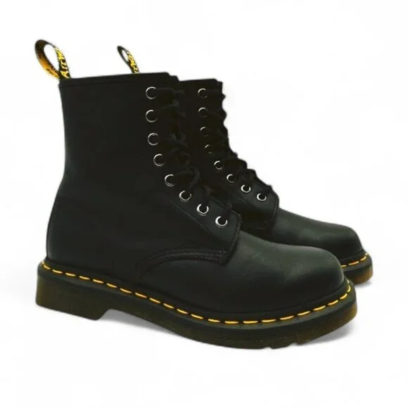 Dr. Martens Women's Size 6 Black 1460 Smooth Leather 8 Eye Lace Up Ankle Boots